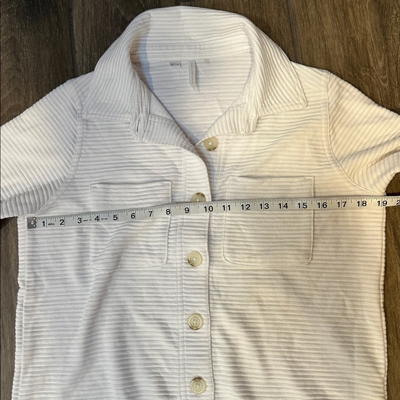 Travis Mathew Women’s Cream Colored Ribbed Long Sleeve Button Down. XS NWOT - Picture 8 of 10